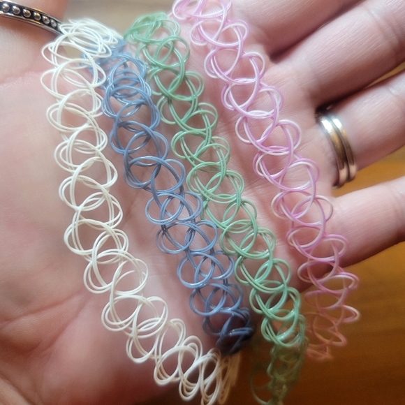4 Elastic 90s Choker Necklaces - white green blue pink - Picture 1 of 5